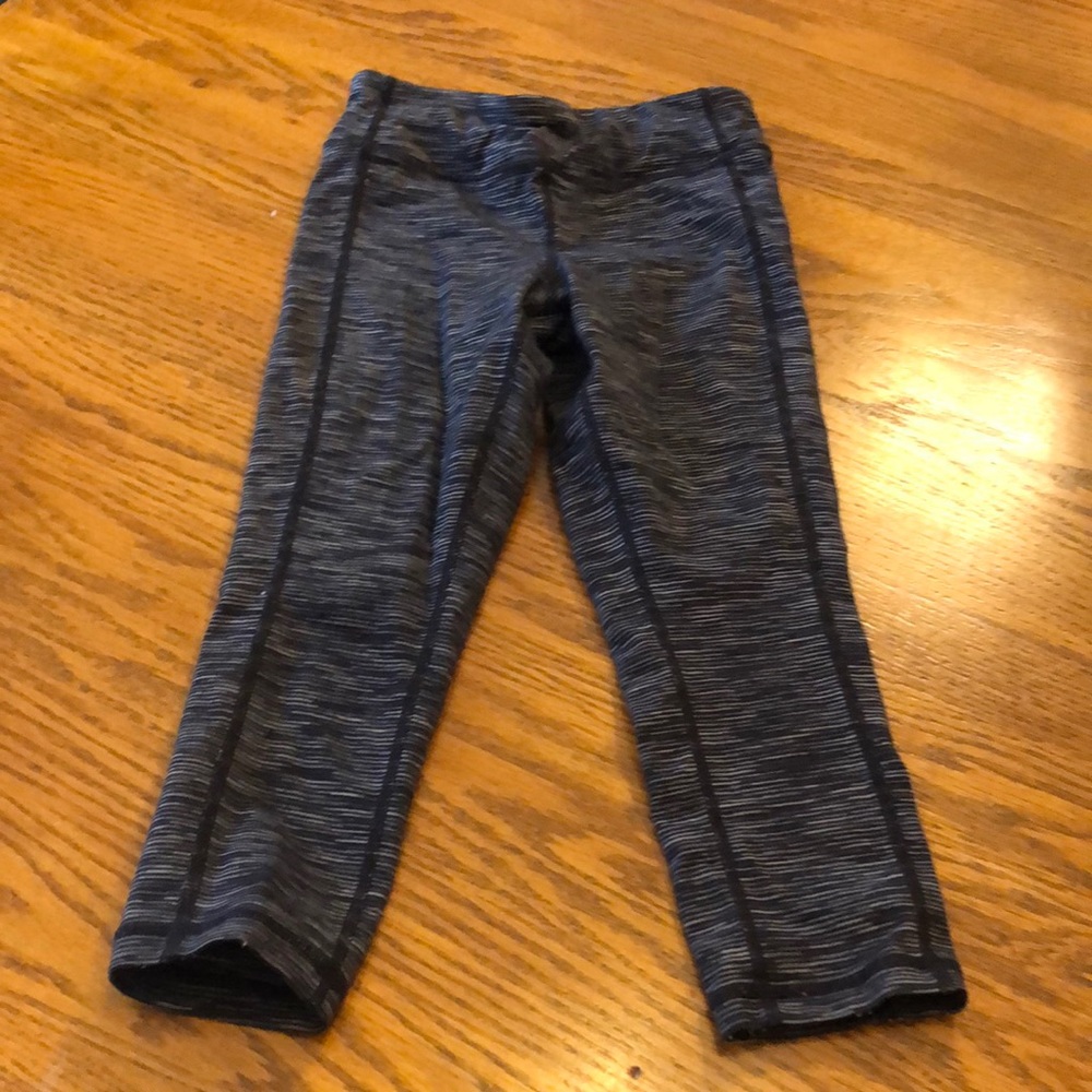 Athleta girl black and grey striped leggings size 6 6x